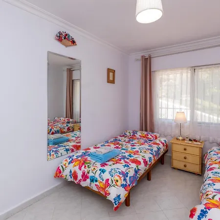 Spacious 3br In Miraflores Near Amenities Lägenhet Málaga