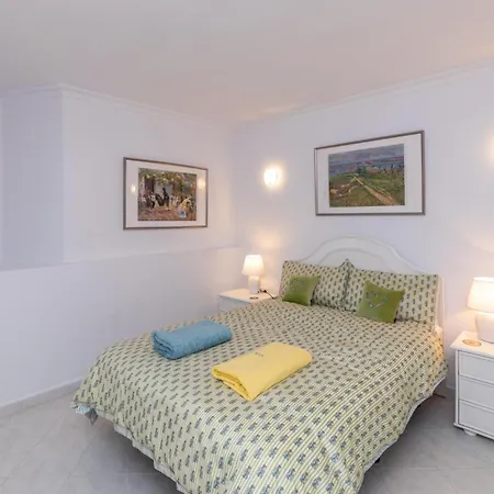 Spacious 3br In Miraflores Near Amenities