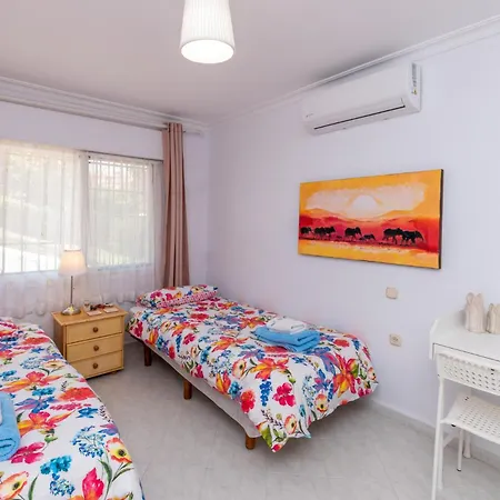 Spacious 3br In Miraflores Near Amenities * Málaga
