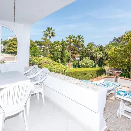 Spacious 3br In Miraflores Near Amenities Málaga